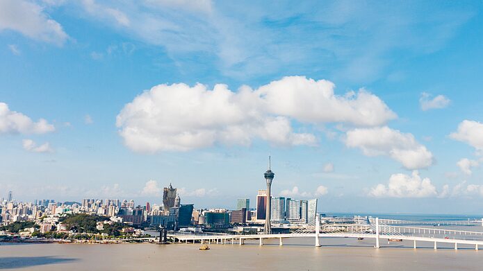 Abrazando_la_Tranquilidad__Una_Mirada_de_la_RAE_Macao_desde_Zhuhai__ video poster