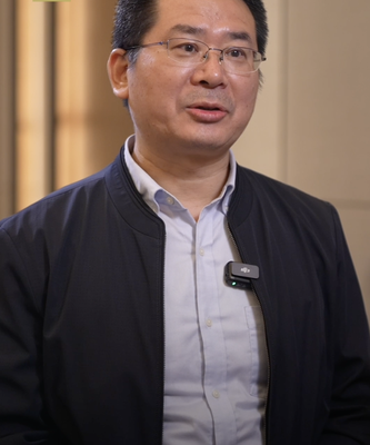😲 Académico dice que los medios occidentales entendieron todo mal sobre China en la conferencia ‘Understanding China’ 2024 __Acade_mico_dice_que_los_medios_occidentales_entendieron_todo_mal_sobre_China_en_la_conferencia__Understanding_China__2024 video poster