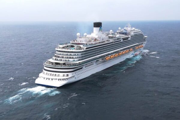 Adora_Magic_City___La_Maravilla_de_Crucero_de_China_Sirve_a_Ma_s_de_250_000_Pasajeros___