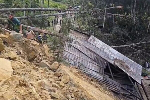 Agencia de la ONU estima más de 670 muertos en deslizamientos de Papúa Nueva Guinea Agencia_de_la_ONU_estima_ma_s_de_670_muertos_en_deslizamientos_de_Papu_a_Nueva_Guinea video poster