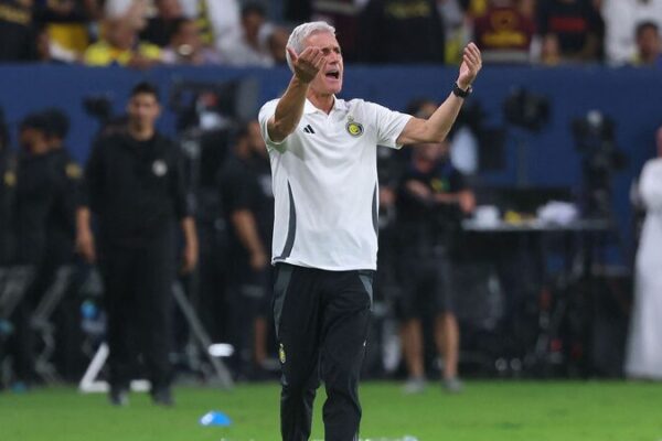 Al Nassr se separa de Luis Castro tras un inicio de temporada lento ⚽️ Al_Nassr_se_separa_de_Luis_Castro_tras_un_inicio_de_temporada_lento___