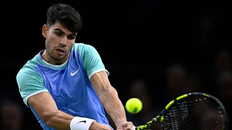 Alcaraz_avanza_mientras_Rublev_cae_y_Sinner_se_retira_en_el_Paris_Masters