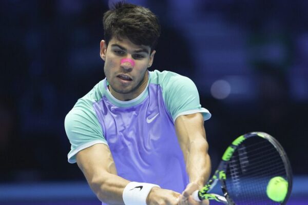 Alcaraz brilla en su debut en las Finales ATP con victoria sobre Rublev 🎾 Alcaraz_brilla_en_su_debut_en_las_Finales_ATP_con_victoria_sobre_Rublev__