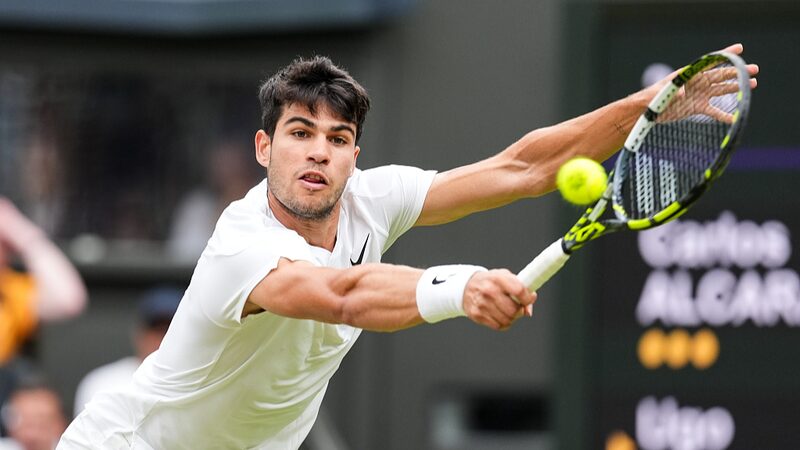 Alcaraz_y_Sinner_avanzan_en_Wimbledon_y_preparan_un_choque_e_pico