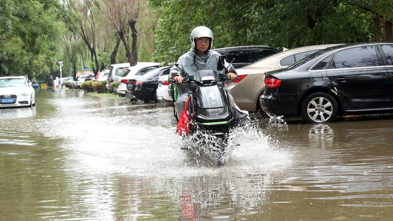Alerta_Naranja_en_Beijing____Fuertes_Lluvias_Detienen_Trenes