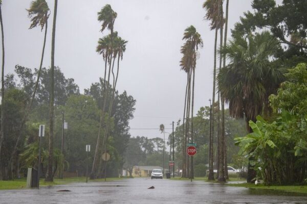 _Alerta__Tormenta_tropical_Debby_se_convierte_en_huraca_n_y_amenaza_Florida