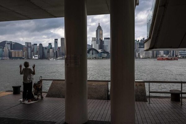 ¡Alerta en Hong Kong! El Súper Tifón Yagi se acerca y se emite señal No. 8 _Alerta_en_Hong_Kong__El_Su_per_Tifo_n_Yagi_se_acerca_y_se_emite_sen_al_No__8 video poster