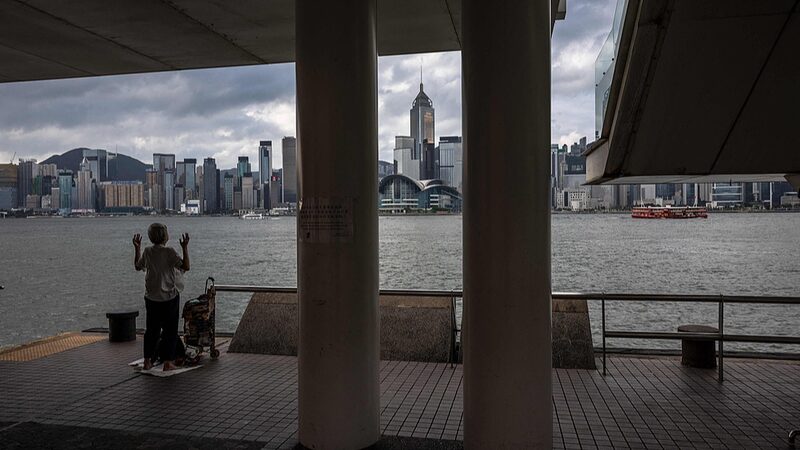 _Alerta_en_Hong_Kong__El_Su_per_Tifo_n_Yagi_se_acerca_y_se_emite_sen_al_No__8 video poster