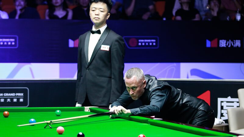 Alfie_Burden_sorprende_a_Ding_Junhui_en_el_Gran_Premio_Mundial_de_Snooker_en_Xi_an__