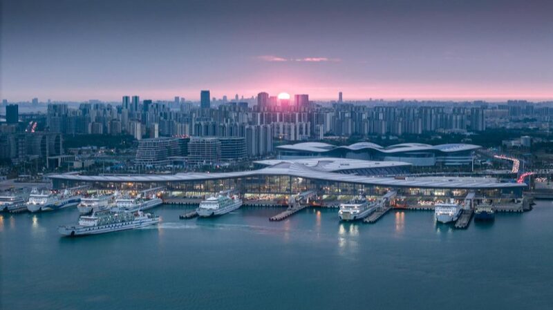 Amanecer_sobre_el_puerto_Ro_Ro_ma_s_grande_de_China_sen_ala_nuevos_horizontes