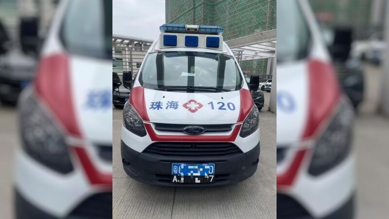 _Ambulancias_con_matri_culas_dobles_listas_para_salvar_vidas_entre_Zhuhai_y_Macao___
