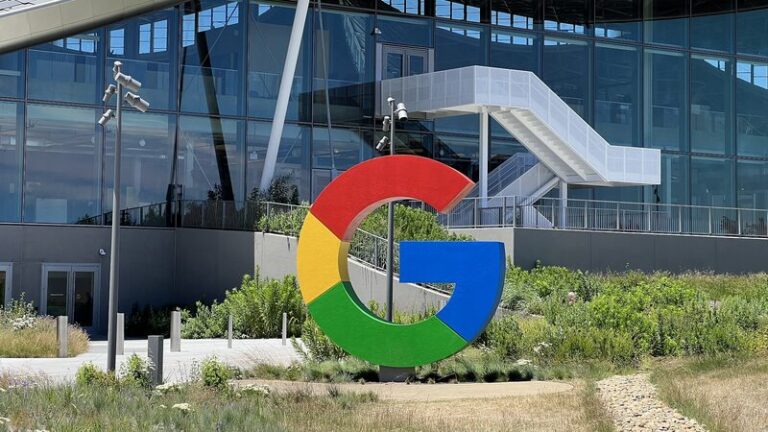 Apple_elige_los_chips_de_Google_sobre_Nvidia_para_la_infraestructura_de_software_de_IA___