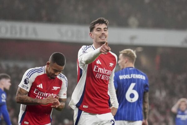 _Arsenal_sube_al_segundo_lugar_con_una_victoria_de_1_0_sobre_Ipswich_Town_____