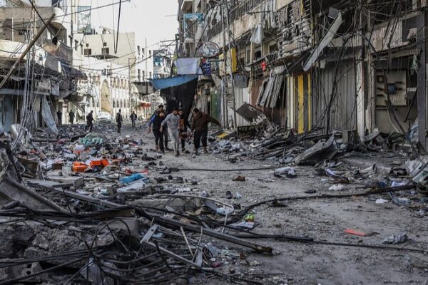 💔 Ataque Aéreo Trágico: Más de 70 Palestinos Mueren en el Campamento de Refugiados al-Maghazi de Gaza __Ataque_Ae_reo_Tra_gico__Ma_s_de_70_Palestinos_Mueren_en_el_Campamento_de_Refugiados_al_Maghazi_de_Gaza video poster