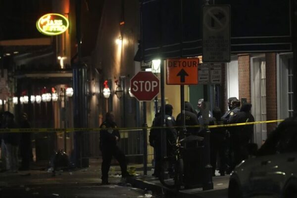 Atentado_en_Nueva_Orleans_deja_10_muertos_y_dos_polici_as_heridos