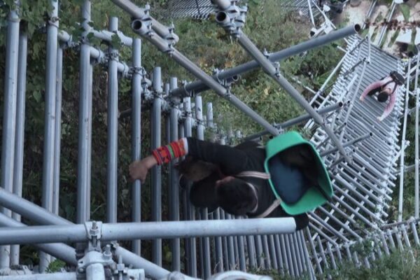 Atulie’er: El pueblo del acantilado que escaló hacia el futuro Atulie_er__El_pueblo_del_acantilado_que_escalo__hacia_el_futuro video poster