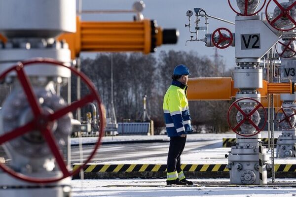 Aumentan las Preocupaciones en Europa mientras Ucrania Detiene el Tránsito de Gas Ruso Aumentan_las_Preocupaciones_en_Europa_mientras_Ucrania_Detiene_el_Tra_nsito_de_Gas_Ruso video poster