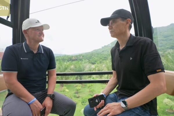 Aventura en los Árboles: Diseñadores Revisitan el Nuevo Teleférico de la Selva Yanoda en Sanya Aventura_en_los_A_rboles__Disen_adores_Revisitan_el_Nuevo_Telefe_rico_de_la_Selva_Yanoda_en_Sanya video poster