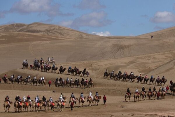 Aventuras inolvidables en el desierto de la Montaña Mingsha en Gansu Aventuras_inolvidables_en_el_desierto_de_la_Montan_a_Mingsha_en_Gansu