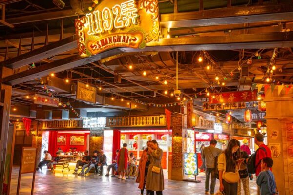 Aventuras retro te esperan en Lane 1192: La máquina del tiempo gastronómica de Shanghái 🚋🍜 Aventuras_retro_te_esperan_en_Lane_1192__La_ma_quina_del_tiempo_gastrono_mica_de_Shangha_i___