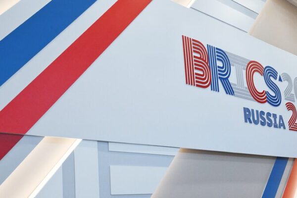 BRICS en un Punto de Inflexión: ¿Pueden la Inclusión y la Eficiencia Ir de la Mano? BRICS_en_un_Punto_de_Inflexio_n___Pueden_la_Inclusio_n_y_la_Eficiencia_Ir_de_la_Mano_