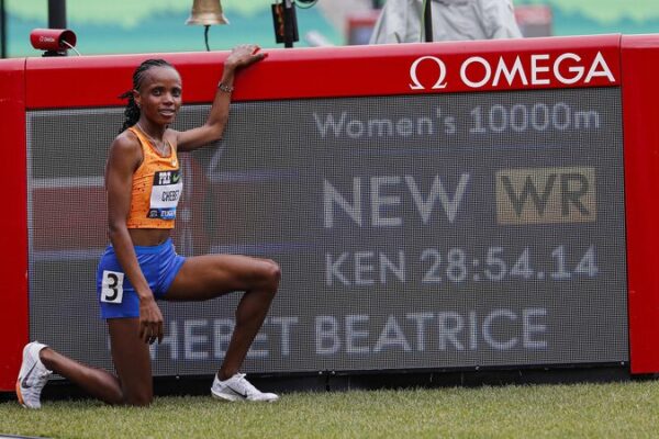 Beatrice Chebet Rompe el Récord Mundial de 10,000m Femenino en una Carrera Histórica Beatrice_Chebet_Rompe_el_Re_cord_Mundial_de_10_000m_Femenino_en_una_Carrera_Histo_rica