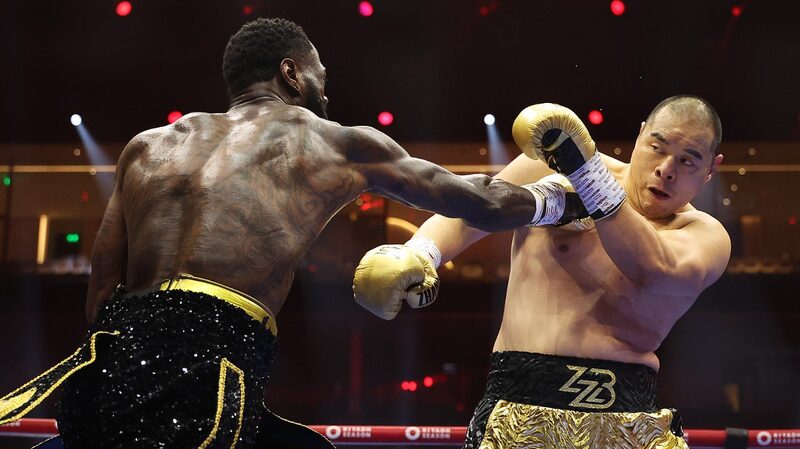 Big_Bang_Zhang_noquea_a_Deontay_Wilder_en_un_e_pico_enfrentamiento_de_boxeo___