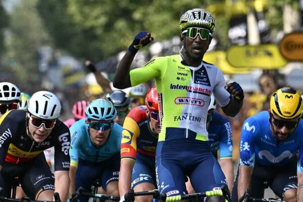 Biniam Girmay hace historia al ganar etapa en el Tour de Francia Biniam_Girmay_hace_historia_al_ganar_etapa_en_el_Tour_de_Francia