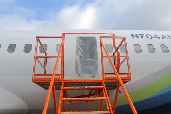 Boeing 737 MAX 9 bajo escrutinio: registros faltantes y preocupaciones de seguridad 🛩️❓ Boeing_737_MAX_9_bajo_escrutinio__registros_faltantes_y_preocupaciones_de_seguridad____