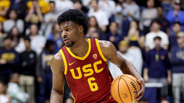 Bronny_James_se_declara_para_el_Draft_de_la_NBA_2024_tras_un_an_o_de_altibajos_como_novato__