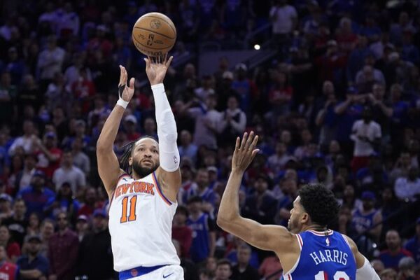 Brunson_lidera_a_los_Knicks_a_la_victoria_de_la_serie_sobre_los_76ers_con_una_actuacio_n_e_pica