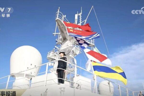 Buque_hospital_chino__Arca_de_la_Paz__hace_parada_te_cnica_en_Argelia