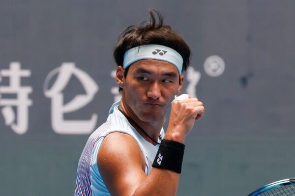 Buyunchaokete sorprende a Musetti para avanzar en el Abierto de China 🎾🇨🇳 Buyunchaokete_sorprende_a_Musetti_para_avanzar_en_el_Abierto_de_China____