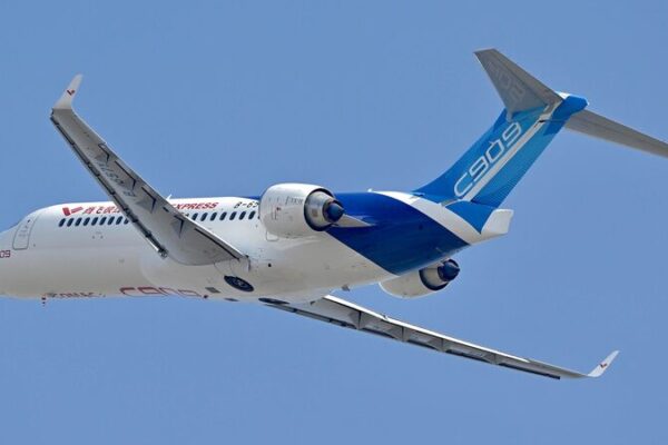 COMAC se eleva alto con 130 pedidos de aviones y un nuevo cambio de marca en Airshow China ✈️ COMAC_se_eleva_alto_con_130_pedidos_de_aviones_y_un_nuevo_cambio_de_marca_en_Airshow_China___