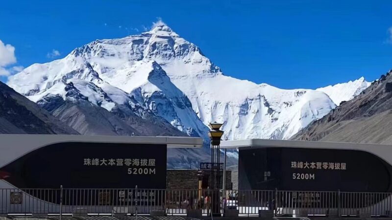 Ca_mara_hiperba_rica_en_Qomolangma__el_salvavidas_para_turistas_en_las_alturas