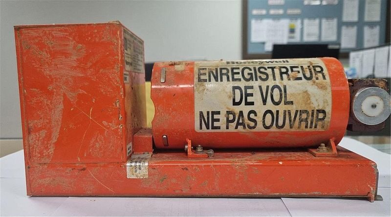 Caja_negra_deja_de_grabar_momentos_despue_s_de_advertencia_de_impacto_de_aves_en_tra_gico_accidente_ae_reo_en_Corea_del_Sur_____