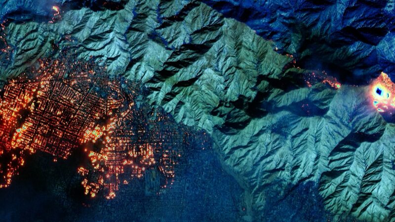 California_en_Llamas____Miles_Huyen_Mientras_los_Incendios_Forestales_Continu_an video poster