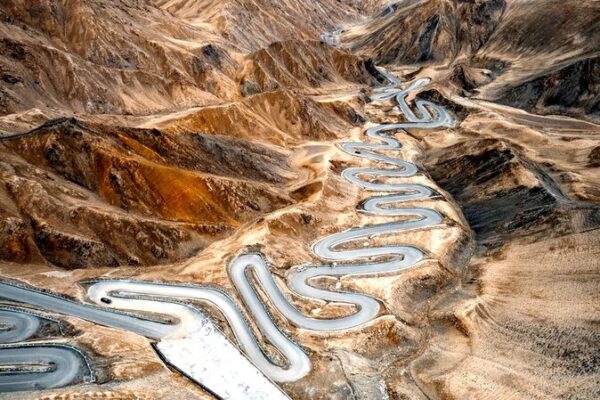 Camino_Antiguo_Panlong__La_Autopista_del_Drago_n_a_Trave_s_de_las_Nubes