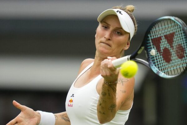 Campeona de Wimbledon Vondrousova se somete a cirugía de hombro 🤕 Campeona_de_Wimbledon_Vondrousova_se_somete_a_cirugi_a_de_hombro__