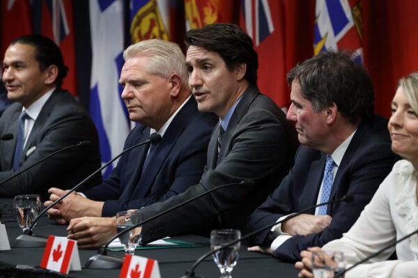 Canada__planea_aranceles_masivos_de__105_mil_millones_a_bienes_de_EE_UU__despue_s_de_las_amenazas_de_Trump