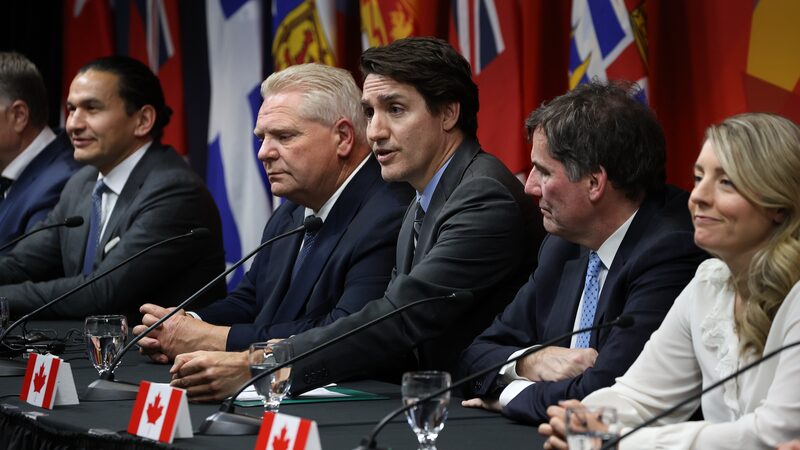 Canada__planea_aranceles_masivos_de__105_mil_millones_a_bienes_de_EE_UU__despue_s_de_las_amenazas_de_Trump