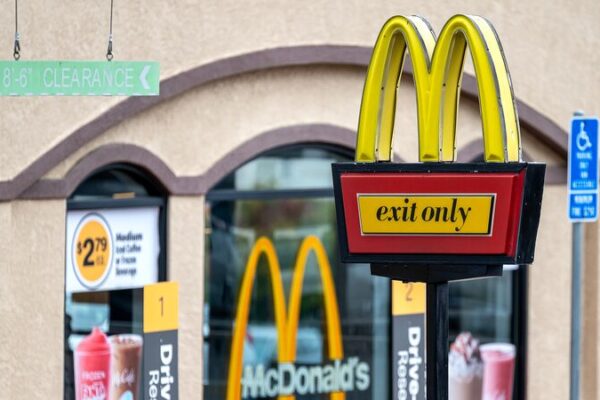 Cebollas de McDonald’s culpadas por un brote de E. coli en 13 estados Cebollas_de_McDonald_s_culpadas_por_un_brote_de_E__coli_en_13_estados