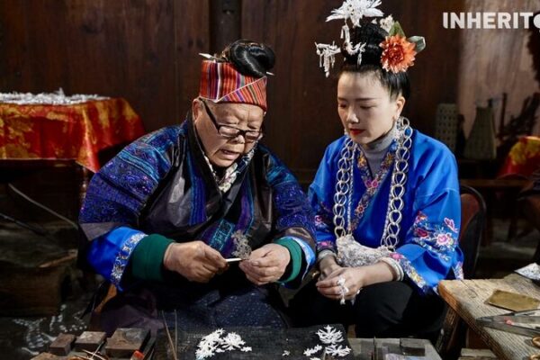 Celebrando_la_Maestri_a_de_las_Orfebres_Miao__