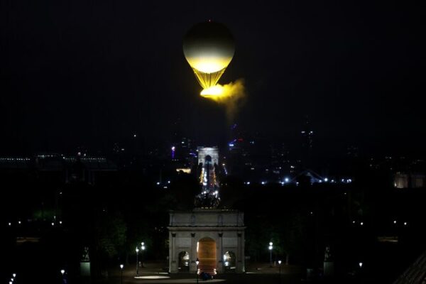 Ceremonia histórica en el río Sena inaugura los Juegos Olímpicos de París 2024 🌟 Ceremonia_histo_rica_en_el_ri_o_Sena_inaugura_los_Juegos_Oli_mpicos_de_Pari_s_2024__