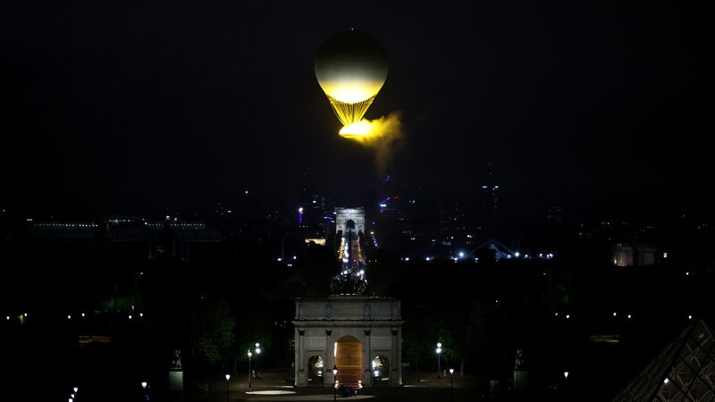 Ceremonia_histo_rica_en_el_ri_o_Sena_inaugura_los_Juegos_Oli_mpicos_de_Pari_s_2024__