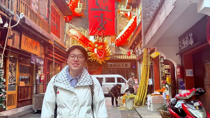 Changsha_se_ilumina__Co_mo_brilla_el_An_o_Nuevo_Chino_en_el_centro_de_China__ video poster
