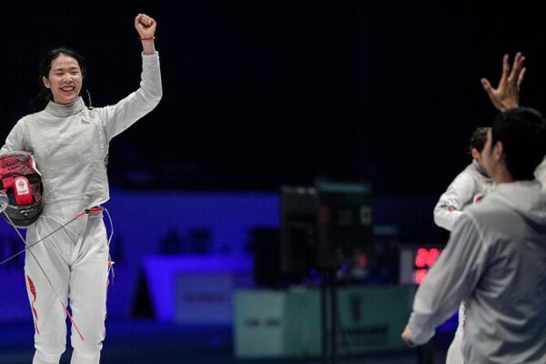 Chen Qingyuan: La estrella de la esgrima de China que apunta al oro en París 2024 🇨🇳🤺 Chen_Qingyuan__La_estrella_de_la_esgrima_de_China_que_apunta_al_oro_en_Pari_s_2024____