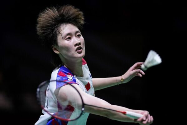 Chen Yufei enfrenta todos los desafíos mientras apunta al oro en París 2024 🏸✨ Chen_Yufei_enfrenta_todos_los_desafi_os_mientras_apunta_al_oro_en_Pari_s_2024___ video poster