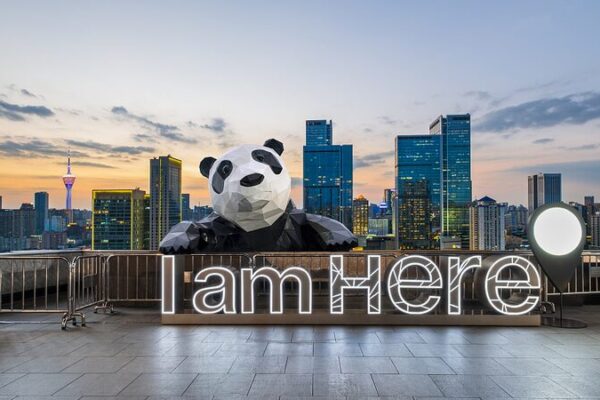 Chengdu__Donde_las_tradiciones_ancestrales_se_encuentran_con_las_vibras_modernas__ video poster
