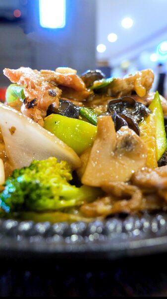 Chifa__La_fusio_n_peruano_china_que_esta__revolucionando_la_gastronomi_a_de_Peru_ video poster